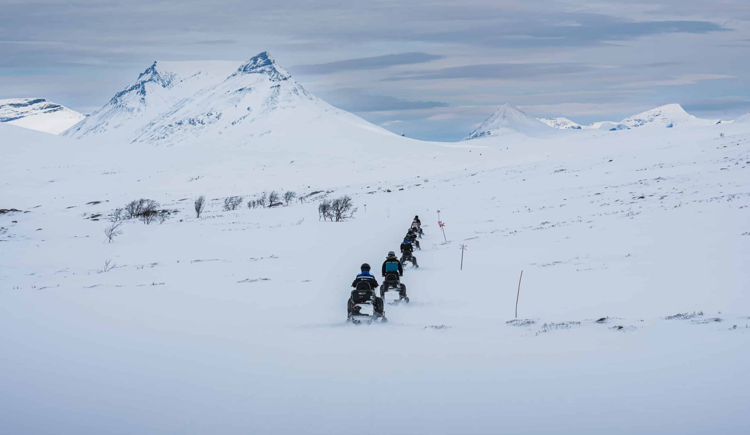 8-Tage Schneemobil Safari in Lappland mit längeren Etappen und Wildnis